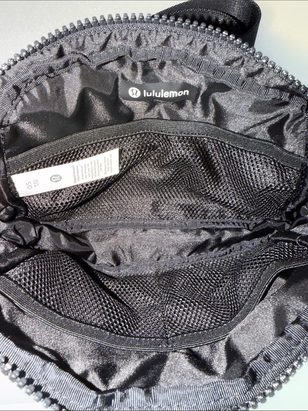 🆕 LULULEMON Everywhere Belt Bag Miami Black NWT - Picture 6 of 13
